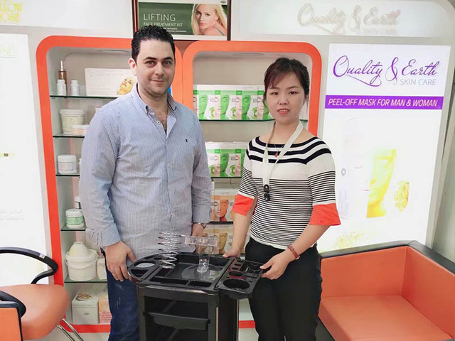 Through face-to-face communication, we gained a deeper understanding of the Middle East market's preference for luxurious, comfortable and technologically advanced hairdressing equipment, laying a solid foundation for future development in the region